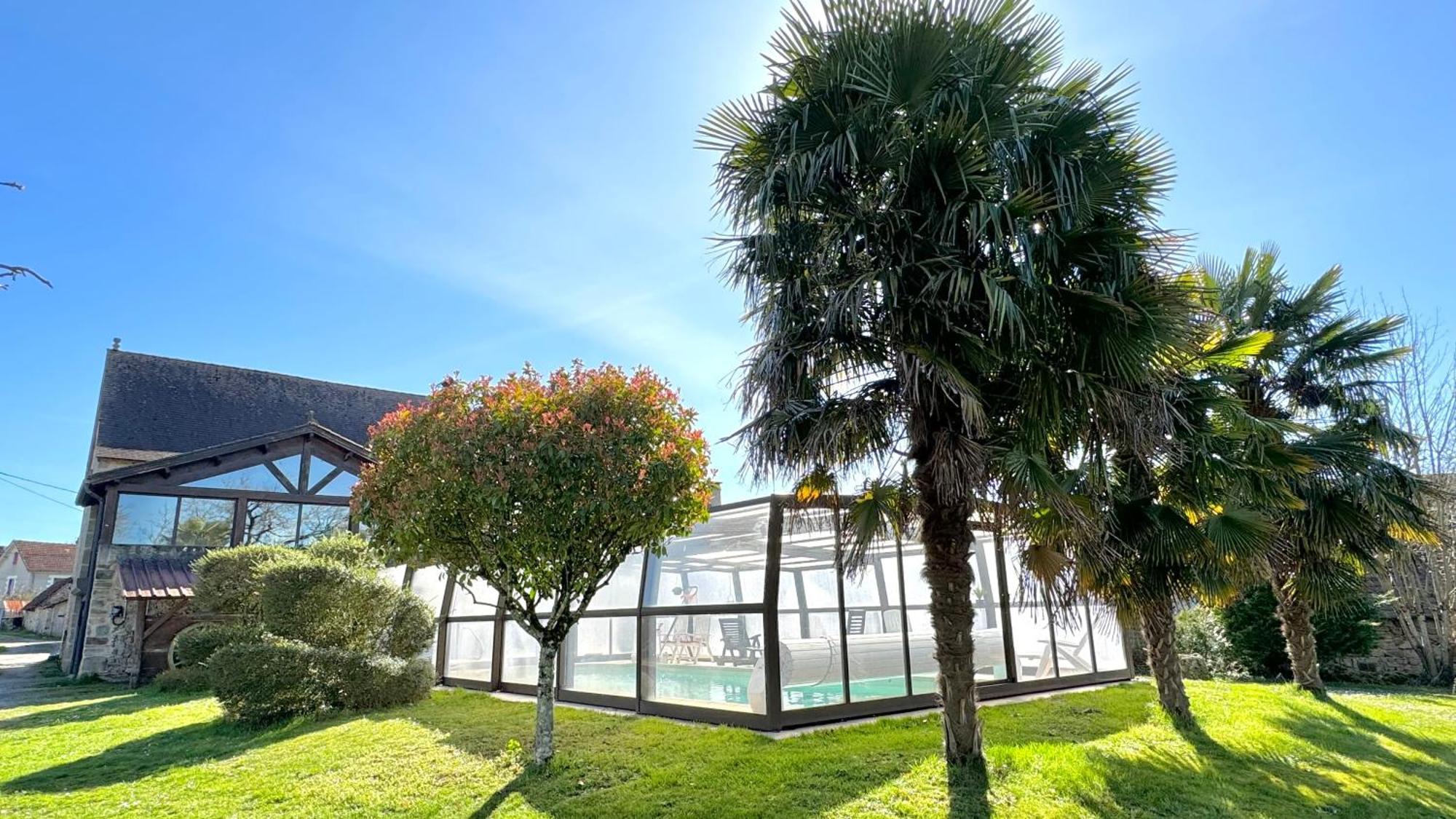 Maison De Charme Piscine Couverte Chauffee Mayrinhac-Lentour Dış mekan fotoğraf